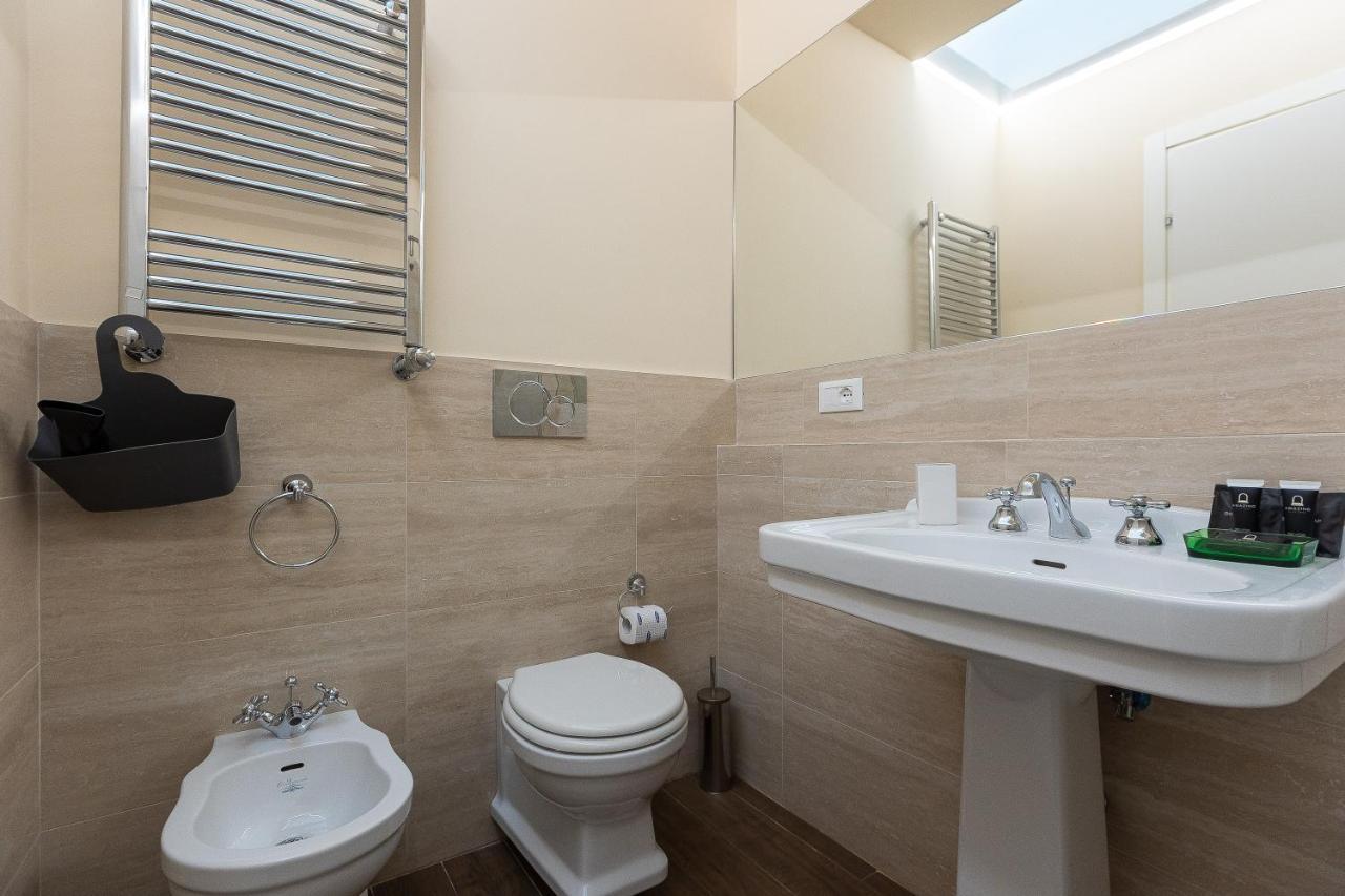 Spa Apartment Via Barberini Roma Esterno foto
