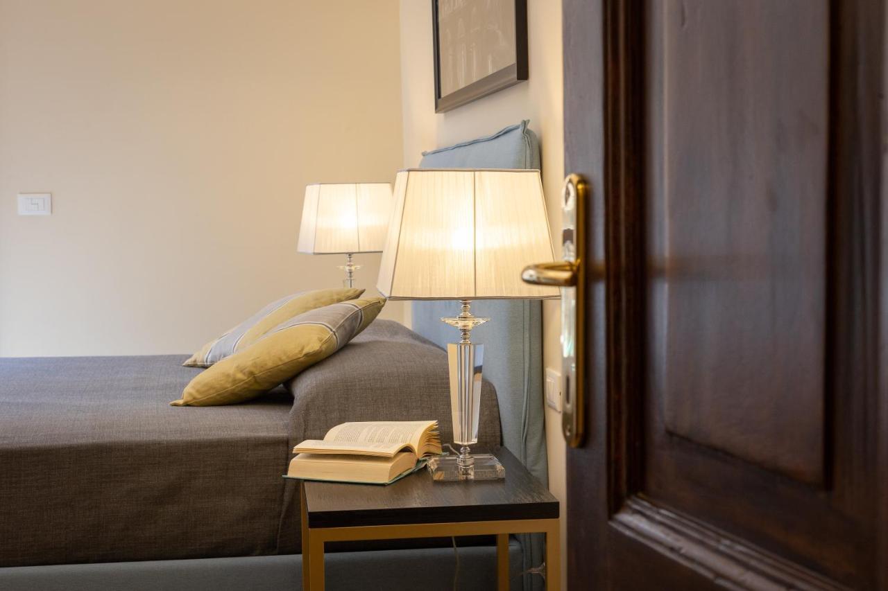 Spa Apartment Via Barberini Roma Esterno foto